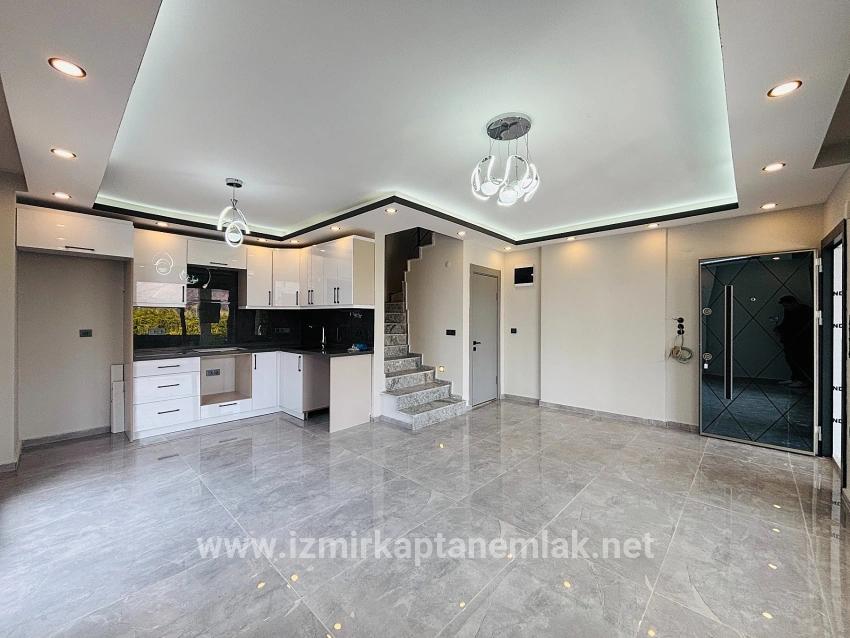 3+1-Zimmer Villa Zu verkaufen in Payamlı Bz. Seferihisar Doğanbey - 135 m²