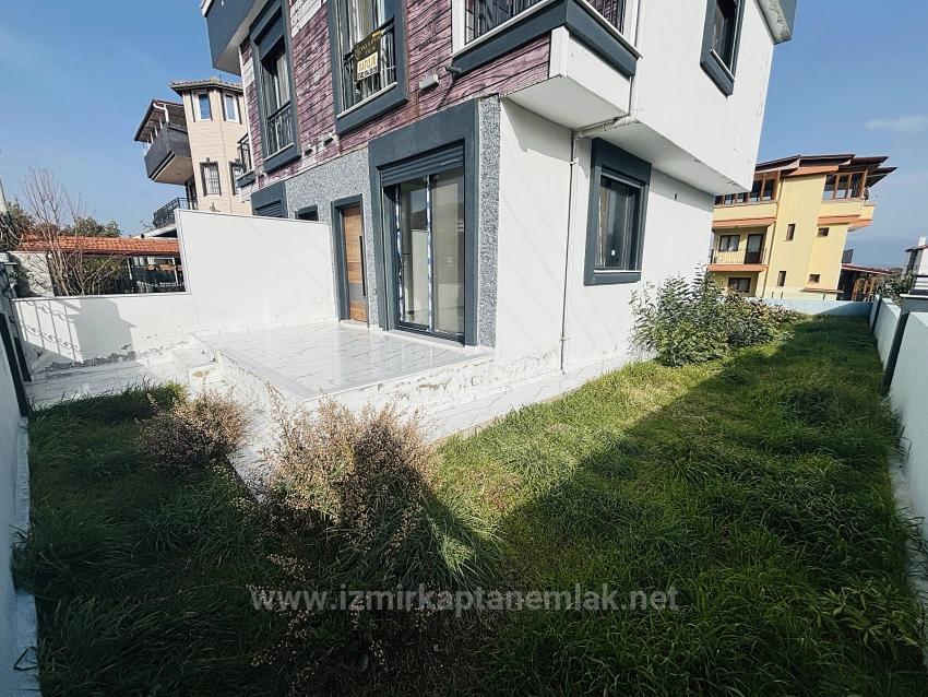 2+1 Villa Mit Großem Garten Zum Verkauf Im Viertel Atatürk, Seferihisar, İzmir