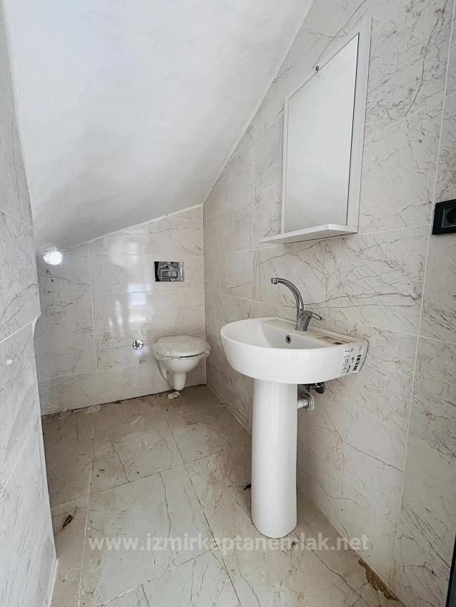 2+1 Villa Mit Großem Garten Zum Verkauf Im Viertel Atatürk, Seferihisar, İzmir