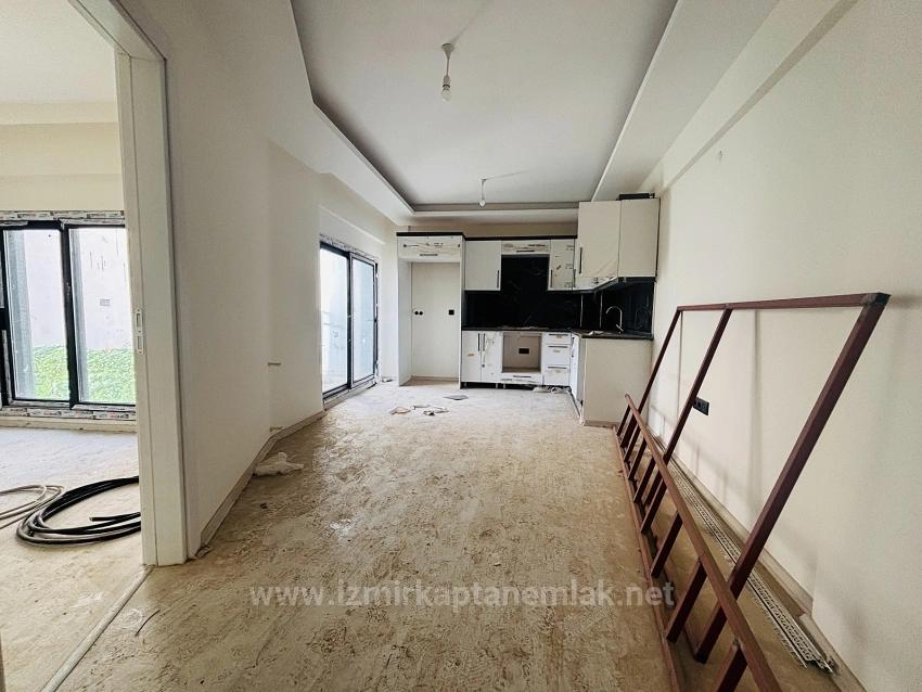 1+1 Wohnung Im Stadtteil Turabiye, Seferihisar, Izmir