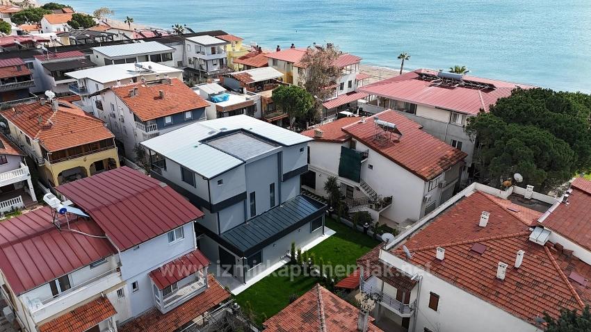 Ultra-Luxus-Sommerhaus Mit 3+1 Schlafzimmern Und Smart-Home-System, 50 M Vom Meer Entfernt In Ürkmez, Seferihisar, İzmir