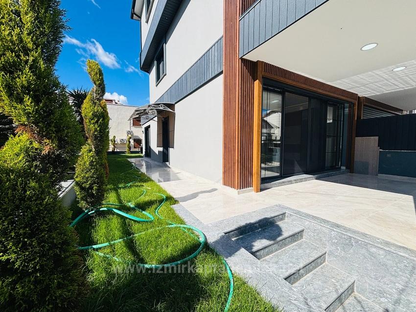 Ultra-Luxus-Sommerhaus Mit 3+1 Schlafzimmern Und Smart-Home-System, 50 M Vom Meer Entfernt In Ürkmez, Seferihisar, İzmir