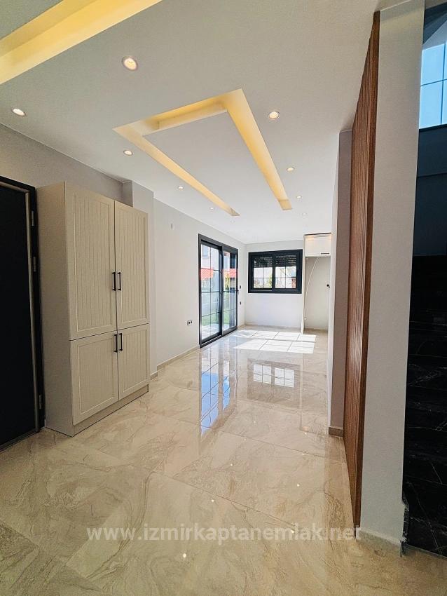 Ultra-Luxus-Sommerhaus Mit 3+1 Schlafzimmern Und Smart-Home-System, 50 M Vom Meer Entfernt In Ürkmez, Seferihisar, İzmir