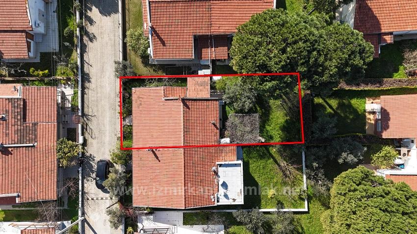 2+1 Freistehende Villa Auf Einem Grundstück In Izmir Seferihisar Cumhuriyet, 200 M Vom Meer Entfernt