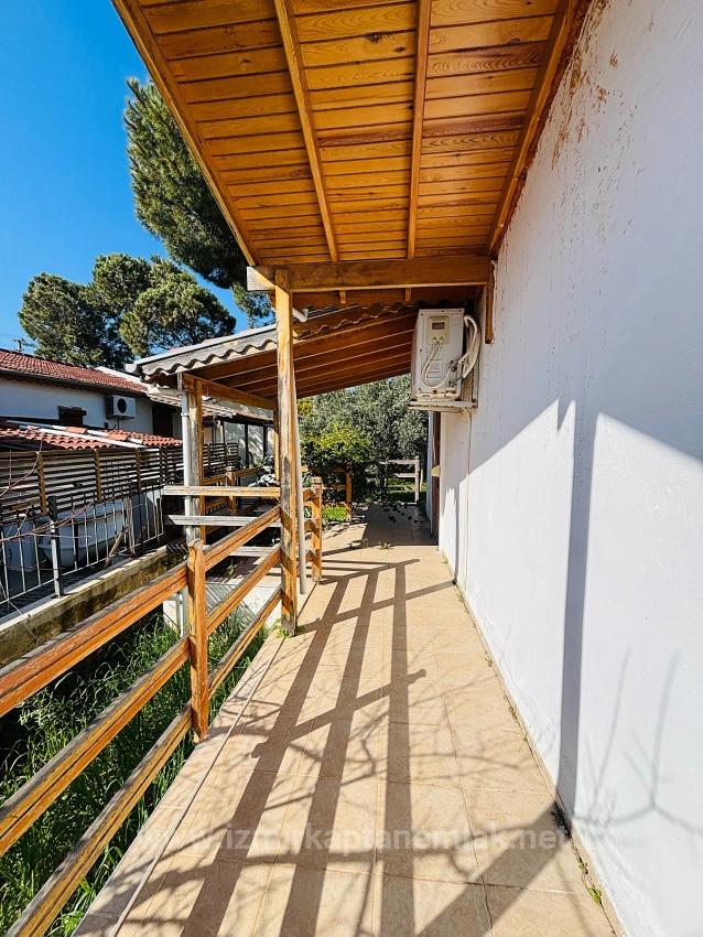 2+1 Freistehende Villa Auf Einem Grundstück In Izmir Seferihisar Cumhuriyet, 200 M Vom Meer Entfernt