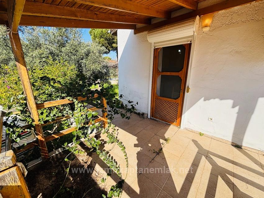 2+1 Freistehende Villa Auf Einem Grundstück In Izmir Seferihisar Cumhuriyet, 200 M Vom Meer Entfernt