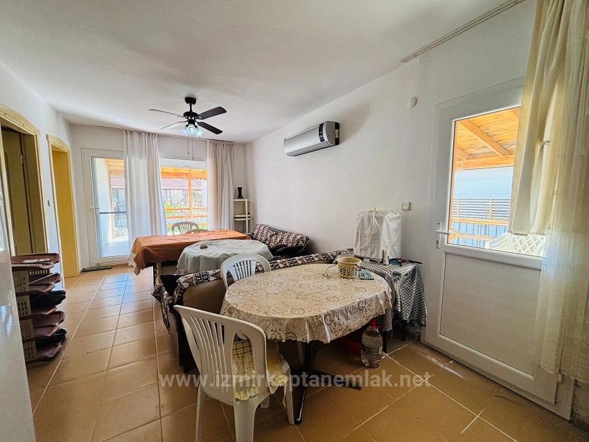 2+1 Freistehende Villa Auf Einem Grundstück In Izmir Seferihisar Cumhuriyet, 200 M Vom Meer Entfernt