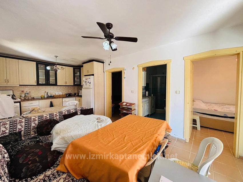 2+1 Freistehende Villa Auf Einem Grundstück In Izmir Seferihisar Cumhuriyet, 200 M Vom Meer Entfernt