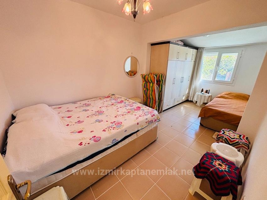 2+1 Freistehende Villa Auf Einem Grundstück In Izmir Seferihisar Cumhuriyet, 200 M Vom Meer Entfernt