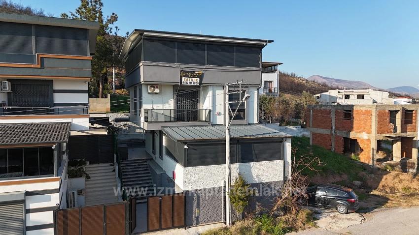 3+1 Villa Mit Pool Zum Verkauf Im Bezirk Izmir Seferihisar Cumhuriyet