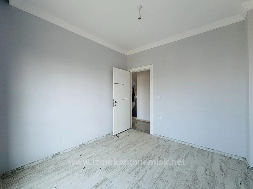 Meerblick, Erdgasbeheizt, 3+1 Doppelhaus-Sommervilla In Akarca, Seferihisar, Izmir