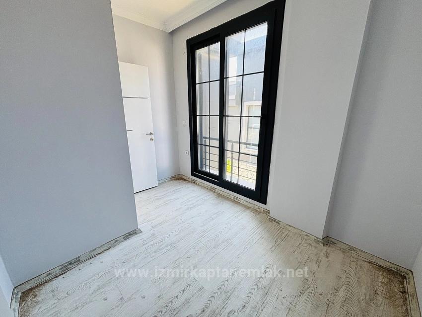 Meerblick, Erdgasheizung, Freistehendes 3+1-Zimmer-Sommerhaus Im Viertel Akarca, Seferihisar, Izmir.