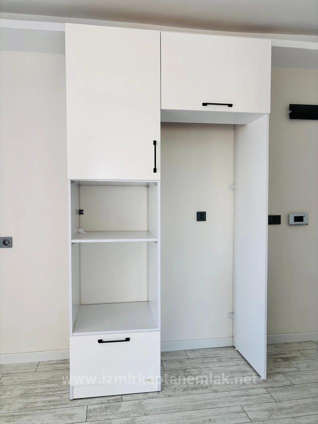 Renovierte 1+1-Wohnung Zum Verkauf In Der Deniz-Straße Im Bezirk Seferihisar Payamlı In Izmir