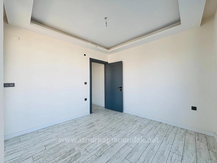 Renovierte 1+1-Wohnung Zum Verkauf In Der Deniz-Straße Im Bezirk Seferihisar Payamlı In Izmir