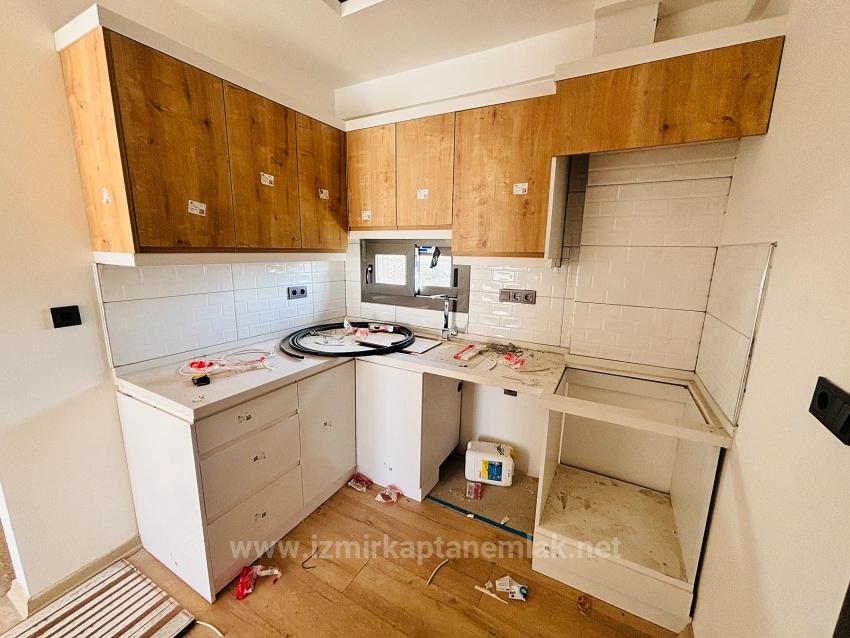 2+1 Villa Mit Garten Zum Verkauf Im Dorf Payamlı, Seferihisar, İzmir