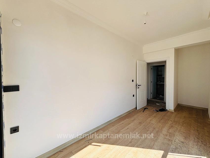 2+1 Villa Mit Garten Zum Verkauf Im Dorf Payamlı, Seferihisar, İzmir