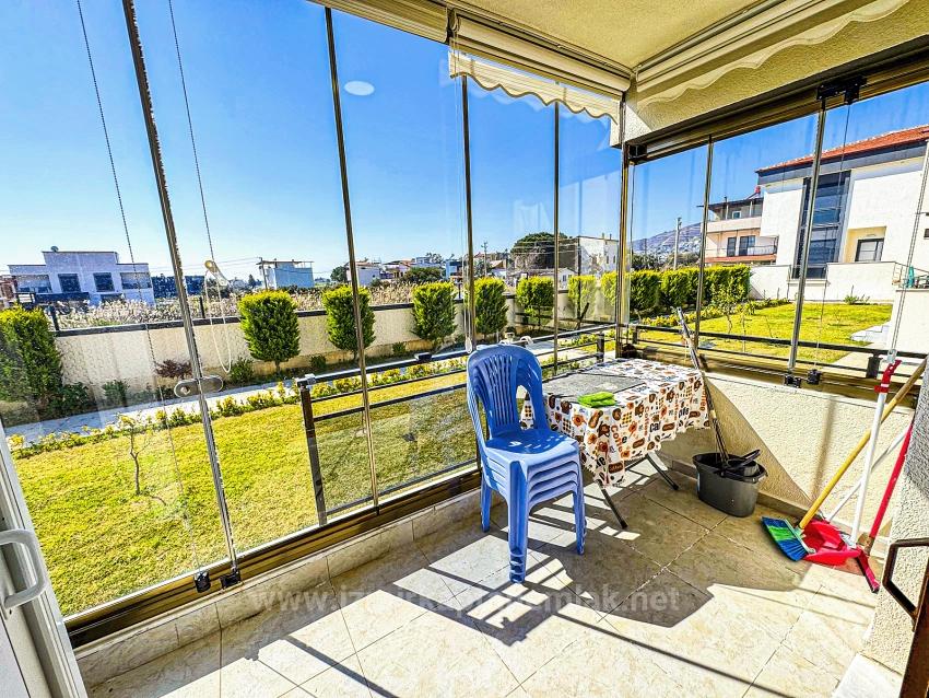 1+1-Apartment Zum Verkauf In Einer Anlage Mit Swimmingpool In Bengiler, Seferihisar, Izmir.