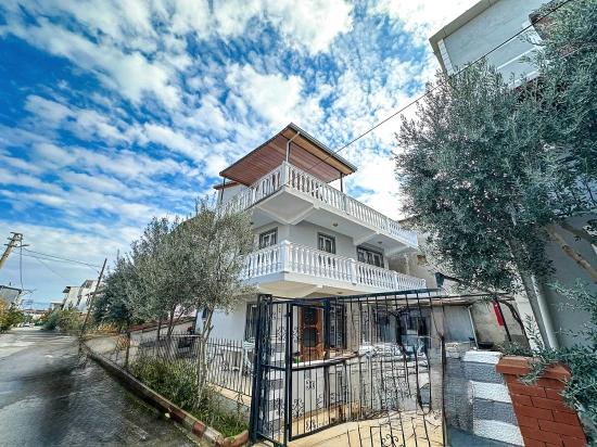 Zentral Gelegene 4+1-zimmer-villa Zum Verkauf Im Stadtteil Payamlı, Seferihisar, İzmir, Nur Wenige Gehminuten Vom Meer Entfernt.