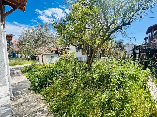 3+1-zimmer-villa Zum Verkauf Im Stadtteil Payamlı, Seferihisar, İzmir, 200 M Vom Meer Entfernt, Mit Großem Garten