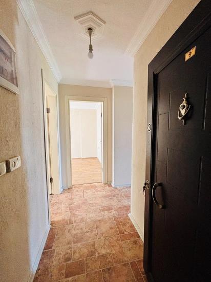 2+1-Zimmer-Wohnung Mit Geschlossener Küche, Nach Hinten Ausgerichtet, Bergblick, Im Stadtzentrum Von Bengiler, Seferihisar, Izmir