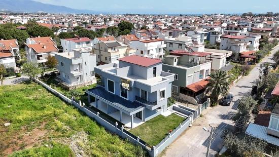 3+1 Villa Mit Großem Garten Zum Verkauf Im Stadtteil Cumhuriyet, Seferihisar, Izmir