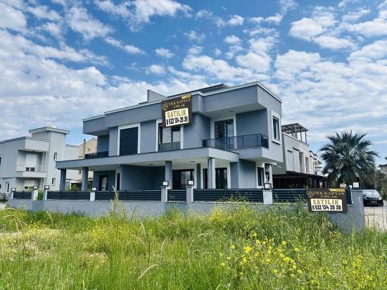 3+1 Villa Mit Großem Garten Zum Verkauf Im Stadtteil Cumhuriyet, Seferihisar, Izmir