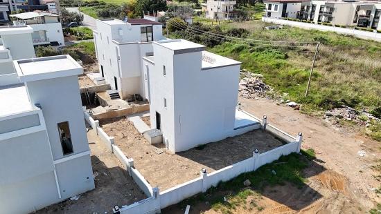 2+1 Freistehende Villa Mit Großem Garten Zum Verkauf Im Stadtteil Cumhuriyet, Seferihisar, Izmir