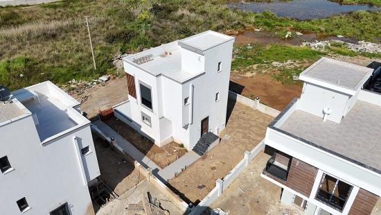 2+1 Freistehende Villa Mit Großem Garten Zum Verkauf Im Stadtteil Cumhuriyet, Seferihisar, Izmir