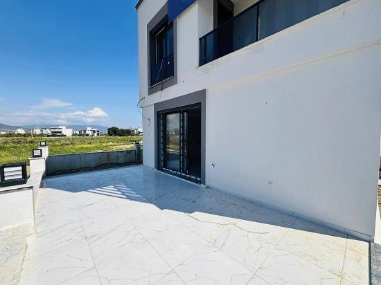 2+1 Freistehende Villa Mit Großem Garten Zum Verkauf Im Stadtteil Cumhuriyet, Seferihisar, Izmir