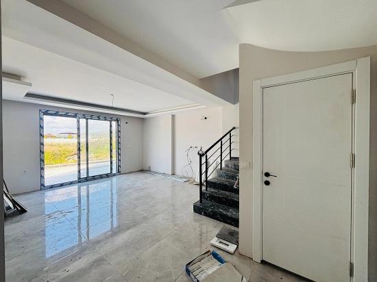 2+1 Freistehende Villa Mit Großem Garten Zum Verkauf Im Stadtteil Cumhuriyet, Seferihisar, Izmir