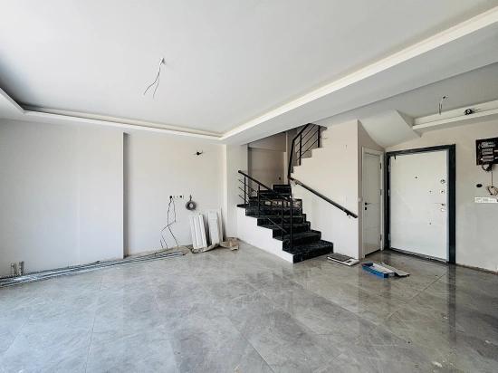 2+1 Freistehende Villa Mit Großem Garten Zum Verkauf Im Stadtteil Cumhuriyet, Seferihisar, Izmir