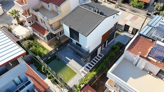 Freistehendes Haus Mit 3+1 Schlafzimmern, Smart-Home-System Und Pool, 100 M Vom Meer Entfernt Im Stadtteil Gümüldür, Menderes, İzmir.