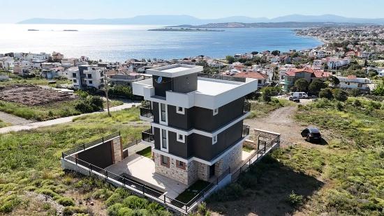 Meerblick, 5+1 Freistehende Triplex-Sommervilla Mit Pool In Akarca, Seferihisar, İzmir