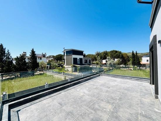 3+1 Freistehende Villa Mit Pool Zum Verkauf Im Stadtteil Cumhuriyet, Seferihisar, Izmir