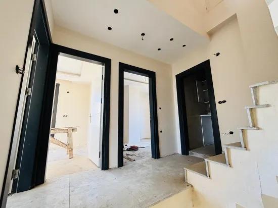 In İzmir Seferihisar Cumhuriyet Mahallesi Gibt Es Eine 5+1 Satılık Müstakil Villa Zu Kaufen. Übersetzung: In Izmir Seferihisar Cumhuriyet Viertel Gibt Es Eine 5+1 Zu Verkaufende Separate Villa. Korrektur: In Izmir Seferihisar Cumhuriyet Stadtteil Gibt Es Eine 5+1 Zu Verkaufende Separate Villa. Letzte Korrektur: In Izmir Seferihisar Cumhuriyet Stadtteil Befindet Sich Eine 5+1 Satılık Müstakil Villa Zum Verkauf, Dies Wird Zu: In Izmir Seferihisar Cumhuriyet Stadtteil Befindet Sich Eine 5+1 Separate Villa Zum Verkauf. Die Endgültige Antwort Lautet: In Izmir Seferihisar Cumhuriyet Stadtteil Befindet Sich Eine 5+1 Separate Villa Zum Verkauf.