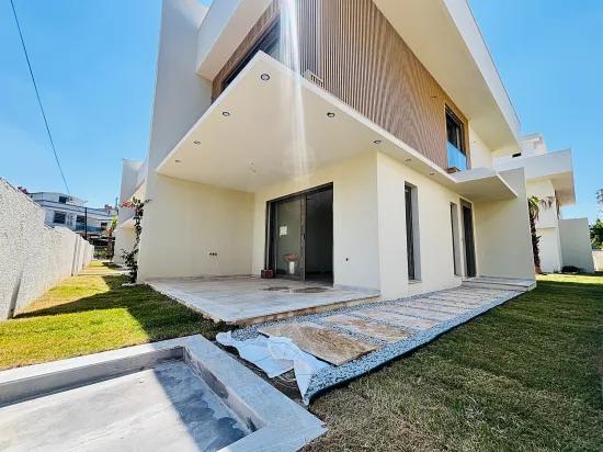 İzmir Seferihisar Mersinalanı Mahallesi In Einem Schwimmbad-siedlung 10 Stück 3+1 Zu Verkaufende Villa Mit Schwimmbad