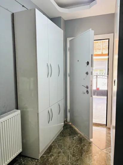 In Seferihisar Çolak İbrahim Bey Mahallesi Befindet Sich Eine Wohnung Mit Separatem Eingang, 2+1 Doppelhaushälfte