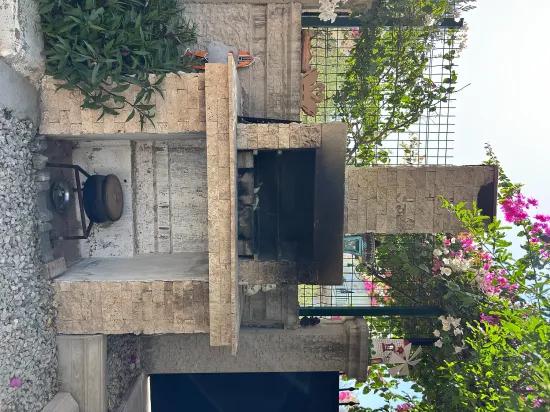 İzmir Seferihisar Cumhuriyet Viertel In 310 m² Innerhalb zu verkaufen 3+1 Doppelhaushälfte Villa