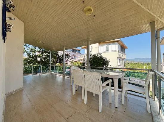 İzmir Seferihisar Cumhuriyet Viertel In 310 m² Innerhalb zu verkaufen 3+1 Doppelhaushälfte Villa