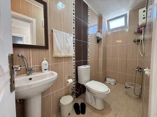 İzmir Seferihisar Cumhuriyet Viertel In 310 m² Innerhalb zu verkaufen 3+1 Doppelhaushälfte Villa