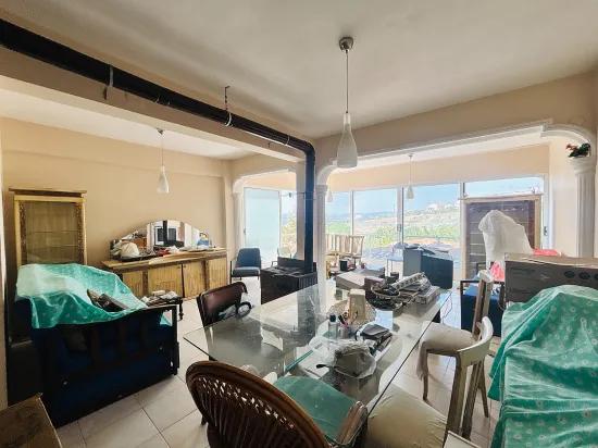 In der İzmir Seferihisar Tepecik Güneşli Kent Sitesi befindet sich eine vollständig mit Meerblick ausgestattete 4+2 zu verkaufende Villa