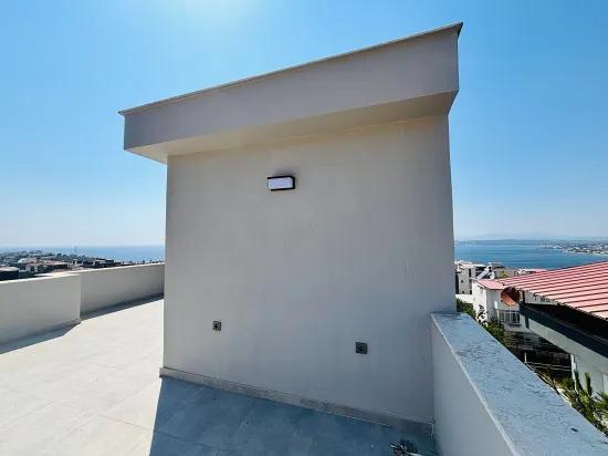 İzmir Seferihisar Tepecik Stadtviertel In der Nähe des Meeres mit Meerblick 3+1 zu verkaufende Doppelvilla