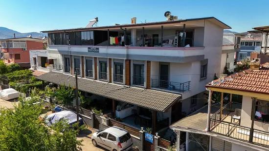 In İzmir Seferihisar Payamlı Viertel 400m zum Meer, mit Garten, 3+1, Villa zu verkaufen
