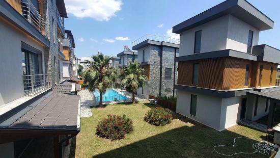 3+1 Villa Mit Pool Und Garten Am Meer In Seferihisar Payamlı Zu Verkaufen