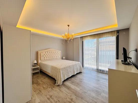 İzmir Seferihisar Im Viertel Cumhuriyet Innerhalb einer Wohnanlage mit Pool 3+1 Sommerhaus zum Verkauf