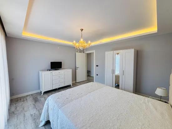 İzmir Seferihisar Im Viertel Cumhuriyet Innerhalb einer Wohnanlage mit Pool 3+1 Sommerhaus zum Verkauf
