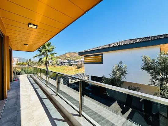 İzmir Seferihisar Im Viertel Cumhuriyet Innerhalb einer Wohnanlage mit Pool 3+1 Sommerhaus zum Verkauf