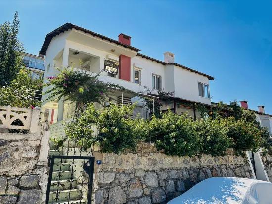 İzmir Seferihisar Im Viertel Atatürk mit Meerblick 2+1 Villa zu verkaufen