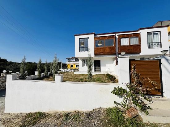 Brandneue 3+1-Zimmer-Villa Mit Großem Garten In Seferihisar Payamlı Village Zu Verkaufen.