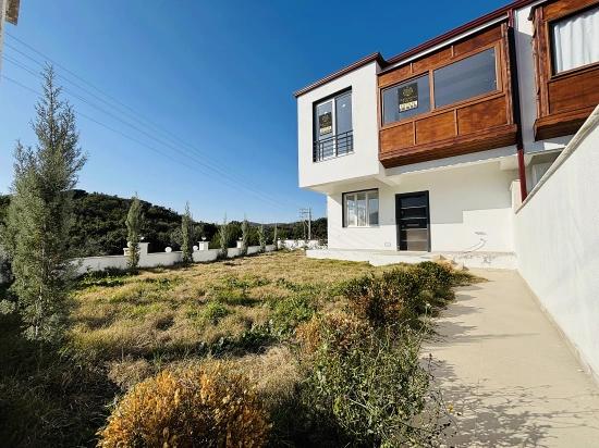 Brandneue 3+1-Zimmer-Villa Mit Großem Garten In Seferihisar Payamlı Village Zu Verkaufen.